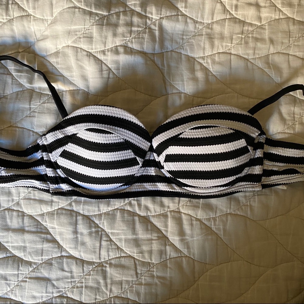 Stripped bathing suit top